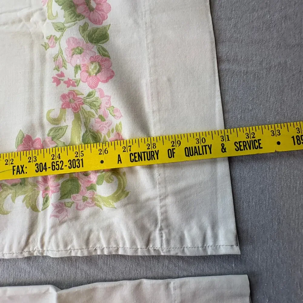 Set 2 Vintage Tastemaker Standard Pillowcases Floral Pink & Cream Cottagecore